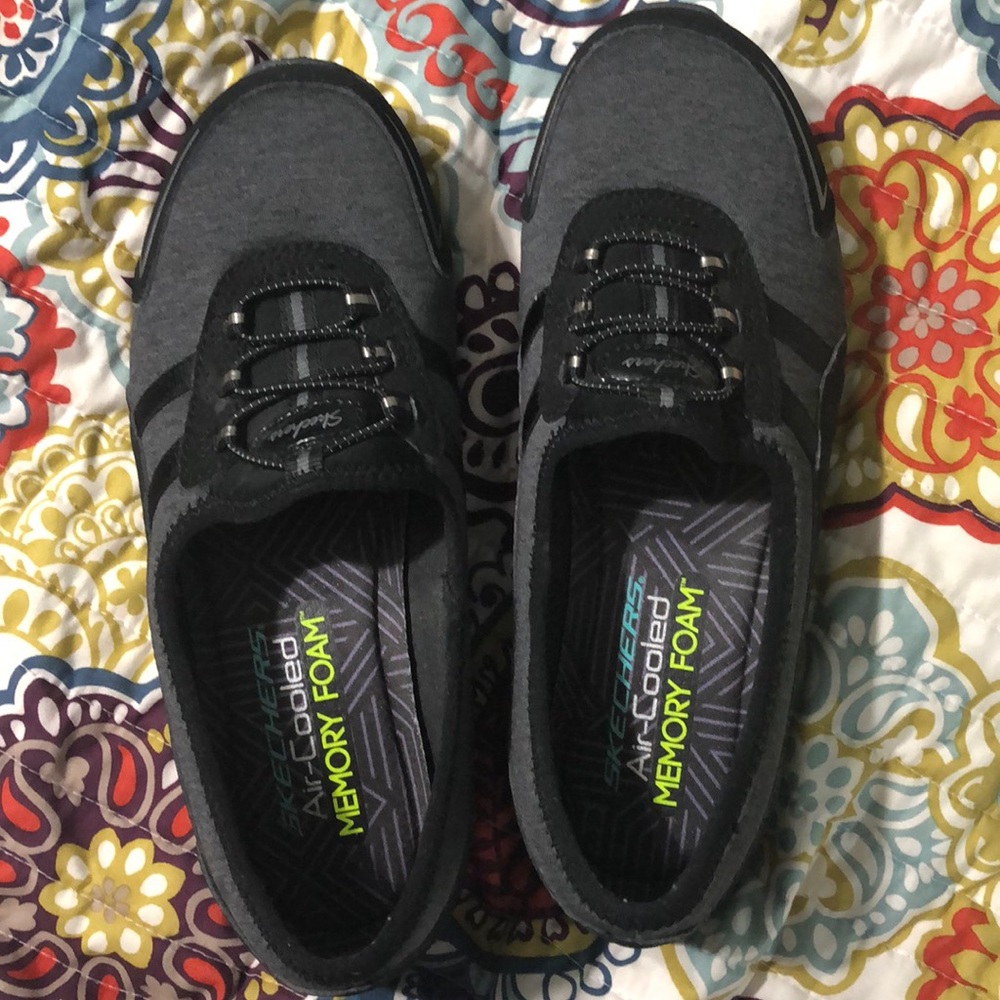 Skechers Air-Cooled Memory Foam